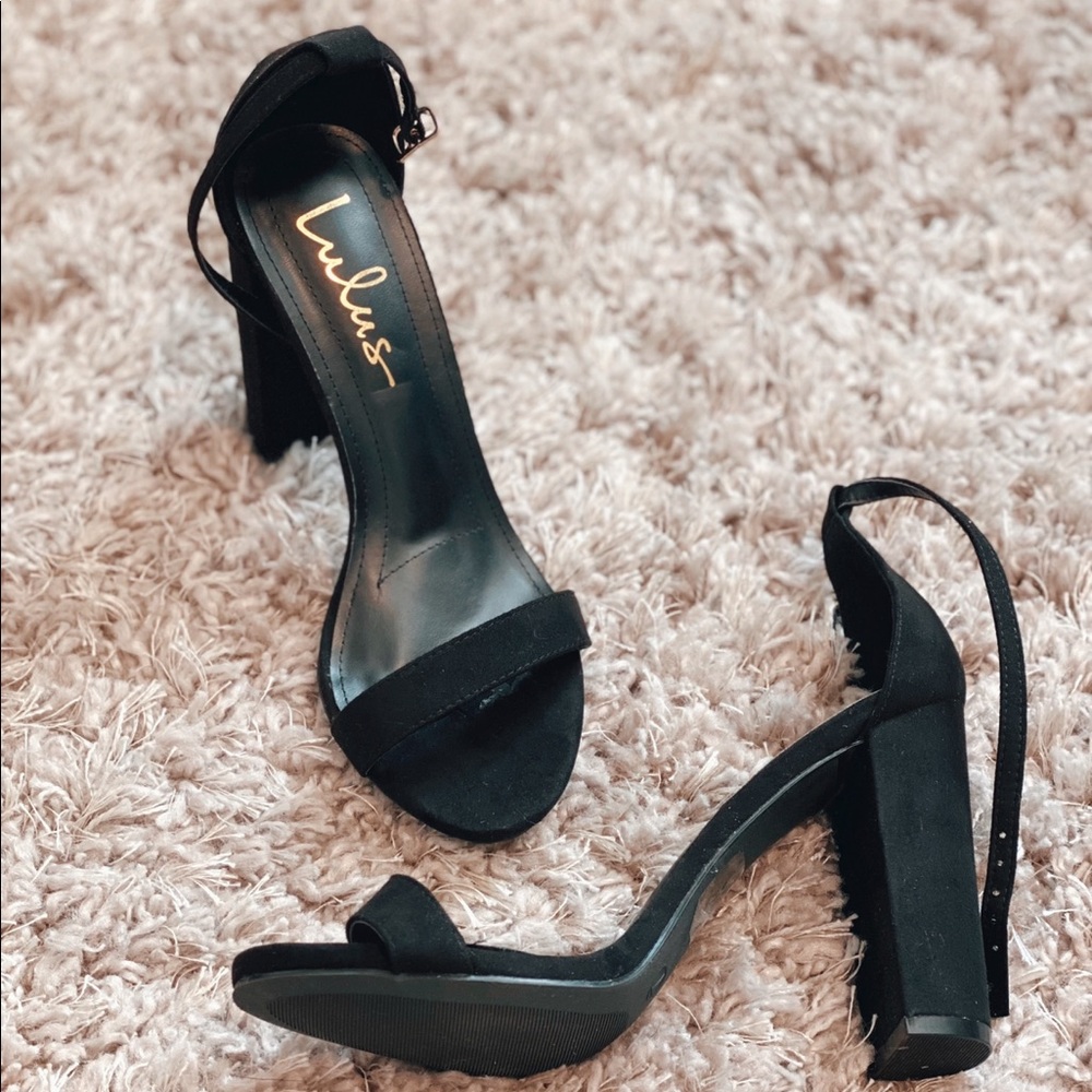 New lulus black high heel